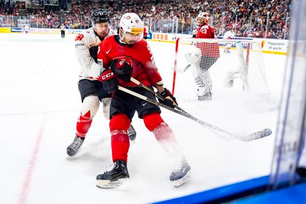 PRAGUE, CZECH REPUBLIC - MAY 25: Andrew Mangiapane of Canada (L) against Jonas Siegenthaler of Switzerland during the 2024 IIHF Ice hockey, Eishockey World Championship, WM, Weltmeisterschaft Czechia Semifinal match between Canada and Switzerland at Prague Arena on May 25, 2024 in Prague, Czech Republic. Prague Prague Arena Czech Republic Copyright: xJustPictures.ch JarixPestelaccix jp-en-EuSpIm-JP4_JAR_Canada_Switzerland_25May_2024139
