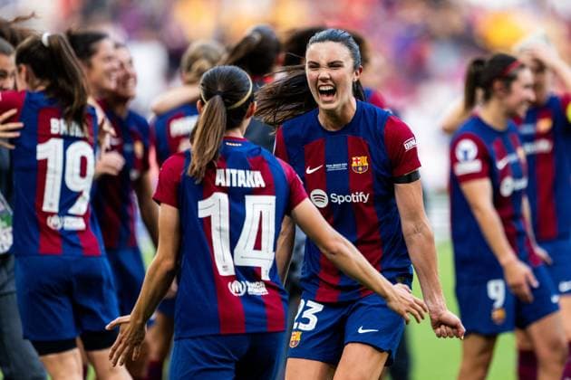 240525 Aitana Bonmati and Ingrid Syrstad Engen of Barcelona celebrate after the UEFA Women s Champions League final between Barcelona and Lyon on May 25, 2024 in Bilbao. Photo: Ludvig Thunman BILDBYRAN kod LT LT0620 fotboll football soccer fotball champions league barcelona lyon dam bbeng final champions league final final 2024 jubel Copyright: LUDVIGxTHUNMAN BB240525LT100
