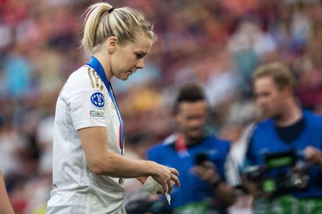 240525 Ada Hegerberg of Lyon looks dejected after the UEFA Women s Champions League final between Barcelona and Lyon on May 25, 2024 in Bilbao. Photo: Ludvig Thunman BILDBYRAN kod LT LT0620 fotboll football soccer fotball champions league barcelona lyon dam bbeng final champions league final final 2024 depp Copyright: LUDVIGxTHUNMAN BB240525LT125