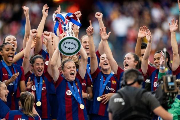240525 Players of Barcelona celebrate after the UEFA Women s Champions League final between Barcelona and Lyon on May 25, 2024 in Bilbao. Photo: Ludvig Thunman BILDBYRAN kod LT LT0620 fotboll football soccer fotball champions league barcelona lyon dam bbeng final champions league final final 2024 jubel Copyright: LUDVIGxTHUNMAN BB240525LT132