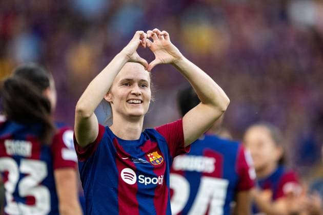 240525 Caroline Graham Hansen of Barcelona celebrates after the UEFA Women s Champions League final between Barcelona and Lyon on May 25, 2024 in Bilbao. Photo: Ludvig Thunman BILDBYRAN kod LT LT0620 fotboll football soccer fotball champions league barcelona lyon dam bbeng final champions league final final 2024 jubel Copyright: LUDVIGxTHUNMAN BB240525LT133