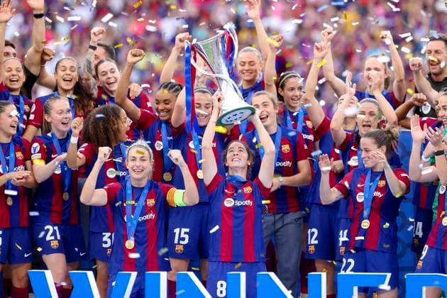 Marta Torrejon FC Barcelona, Barca raises the trophy in the air after the win, UEFA Women s Champions League 2023 2024 - Final, FC Barcelona vs Olympique Lyonnais, Estadio de San Mames, May 25, 2024, Bilbao, Spain.