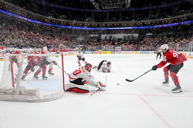 PRAGUE, CZECH REPUBLIC - MAY 25: Roman Josi of Switzerland tries to score against goalkeeper Jordan Binnington of Canada during the 2024 IIHF Ice hockey, Eishockey World Championship, WM, Weltmeisterschaft Czechia Semifinal match between Canada and Switzerland at Prague Arena on May 25, 2024 in Prague, Czech Republic. Prague Prague Arena Czech Republic Copyright: xJustPictures.ch AndreaxBrancax jp-en-EuSpIm-AB_25052024_DSC_7298