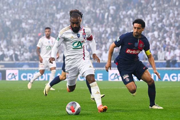 Alexandre LACAZETTE ( 10 - Lyon ) and Marquinhos ( 5 - PSG ) during the Final French Cup match between Olympique Lyonnais and Paris Saint Germain at Decathlon Arena Stade Pierre Mauroy on May 25, 2024 in Lille, France. ( Photo by federico pestellini panoramic ) - FOOTBALL : Lyon vs PSG - Finale Coupe de France - 25 05 2024 FedericoPestellini Panoramic 