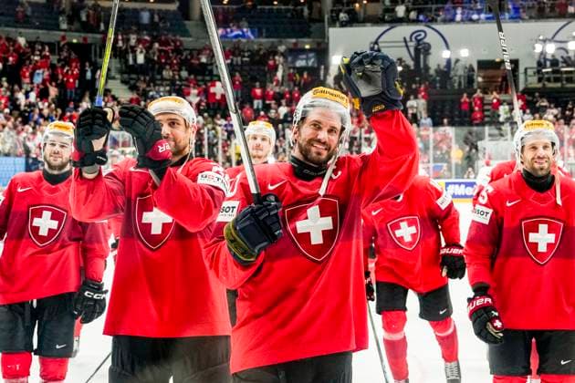 PRAGUE, CZECH REPUBLIC - MAY 25: Swiss squad thanks the fans during the 2024 IIHF Ice hockey, Eishockey World Championship, WM, Weltmeisterschaft Czechia Semifinal match between Canada and Switzerland at Prague Arena on May 25, 2024 in Prague, Czech Republic. Prague Prague Arena Czech Republic Copyright: xJustPictures.ch JarixPestelaccix jp-en-EuSpIm-JP4_JAR_Canada_Switzerland_25May_2024334