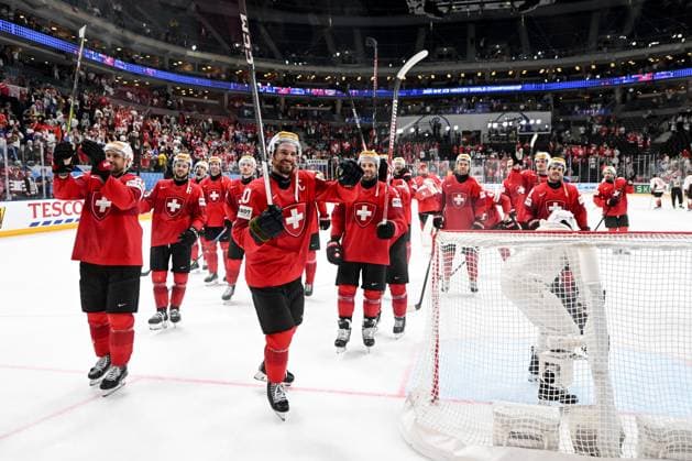 PRAGUE, CZECH REPUBLIC - MAY 25: Swiss players salute the fans during the 2024 IIHF Ice hockey, Eishockey World Championship, WM, Weltmeisterschaft Czechia Semifinal match between Canada and Switzerland at Prague Arena on May 25, 2024 in Prague, Czech Republic. Prague Prague Arena Czech Republic Copyright: xJustPictures.ch AndreaxBrancax jp-en-EuSpIm-AB_25052024_DSC_7633