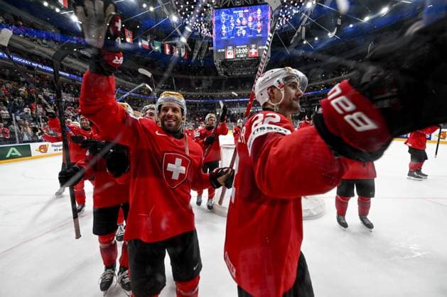 Sport Bilder des Tages PRAGUE, CZECH REPUBLIC - MAY 25: Romain Loeffel of Switzerland salute the fans during the 2024 IIHF Ice hockey, Eishockey World Championship, WM, Weltmeisterschaft Czechia Semifinal match between Canada and Switzerland at Prague Arena on May 25, 2024 in Prague, Czech Republic. Prague Prague Arena Czech Republic Copyright: xJustPictures.ch AndreaxBrancax jp-en-EuSpIm-AB_25052024_DSC_7697