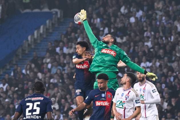 Gianluigi Donnarumma ( 99 - PSG ) and Marquinhos ( 5 - PSG ) during the Final French Cup match between Olympique Lyonnais and Paris Saint Germain at Decathlon Arena Stade Pierre Mauroy on May 25, 2024 in Lille, France. ( Photo by federico pestellini panoramic ) - FOOTBALL : Lyon vs PSG - Finale Coupe de France - 25 05 2024 FedericoPestellini Panoramic 