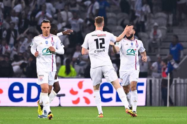 Jake O BRIEN ( 12 - Lyon ) celebrates with teammates during the Final French Cup match between Olympique Lyonnais and Paris Saint Germain at Decathlon Arena Stade Pierre Mauroy on May 25, 2024 in Lille, France. ( Photo by federico pestellini panoramic ) - FOOTBALL : Lyon vs PSG - Finale Coupe de France - 25 05 2024 FedericoPestellini Panoramic 