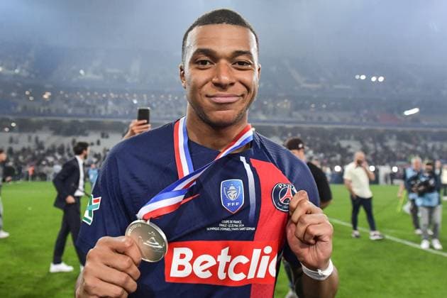 Paris Saint-Germain celebrates the 2023-2024 French Cup championship trophy ceremony in Lille FA Paris Saint-Germain?s forward Kylian Mbappe celebrates during the 2023-2024 French Cup championship trophy ceremony following the final football match between Olympique Lyonnais and Paris Saint-Germain at the Decathlon Arena - Pierre Mauroy stadium in Lille on May 25, 2024. Photo by Firas Abdullah ABACAPRESS.COM  Copyright: xAbdullahxFiras ABACAx