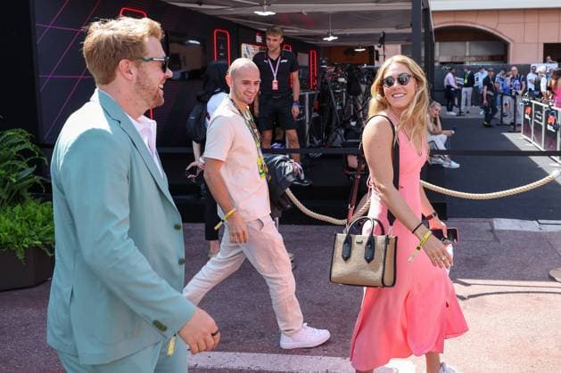 Skifahrer Aleksander Aamodt Kilde mit Lebensgefaehrtin Mikaela Shiffrin, Rennen, Grosser Preis von Monaco, Motorsport, Herren, Formel 1, 26.05.2024 Monte Carlo Monaco MCO