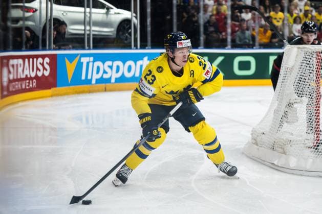 240526 Lucas Raymond of Sweden during the 2024 IIHF Ice hockey, Eishockey World Championship, WM, Weltmeisterschaft bronze medal game between Sweden and Canada on May 26, 2024 in Prague. Photo: Maxim Thore BILDBYRAN kod MT MT0605 ishockey ice hockey ishockey-vm sweden canada 2024 iihf ice hockey world championship bbeng bronsmatch sverige kanada Copyright: MAXIMxTHORE BB240526MT007