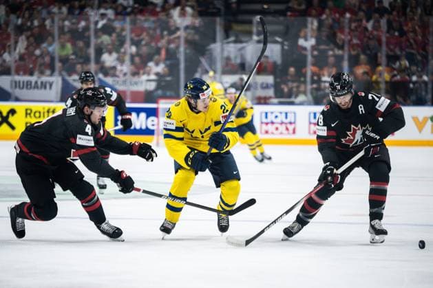 240526 Bowen Byram of Canada, Pontus Holmberg of Sweden and Damon Severson of Canada during the 2024 IIHF Ice hockey, Eishockey World Championship, WM, Weltmeisterschaft bronze medal game between Sweden and Canada on May 26, 2024 in Prague. Photo: Maxim Thore BILDBYRAN kod MT MT0605 ishockey ice hockey ishockey-vm sweden canada 2024 iihf ice hockey world championship bbeng bronsmatch sverige kanada Copyright: MAXIMxTHORE BB240526MT012