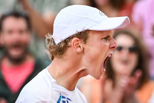 Sport Themen der Woche KW21 Sport Bilder des Tages May 26, 2024, Paris, France, France: Jesper DE JONG of Netherlands celebrates his point during the first day of Roland-Garros 2024, French Open 2024, Grand Slam tennis tournament at the Roland-Garros Stadium on May 26, 2024 in Paris, France. Paris France - ZUMAm308 20240526_zsp_m308_011 Copyright: xMatthieuxMirvillex