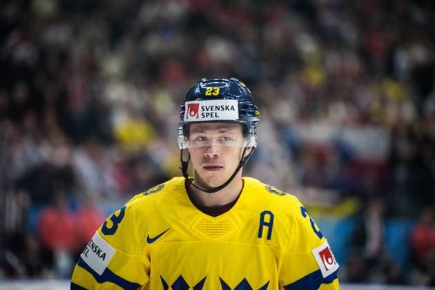 240526 Lucas Raymond of Sweden during the 2024 IIHF Ice hockey, Eishockey World Championship, WM, Weltmeisterschaft bronze medal game between Sweden and Canada on May 26, 2024 in Prague. Photo: Maxim Thore BILDBYRAN kod MT MT0605 ishockey ice hockey ishockey-vm sweden canada 2024 iihf ice hockey world championship bbeng bronsmatch sverige kanada Copyright: MAXIMxTHORE BB240526MT018