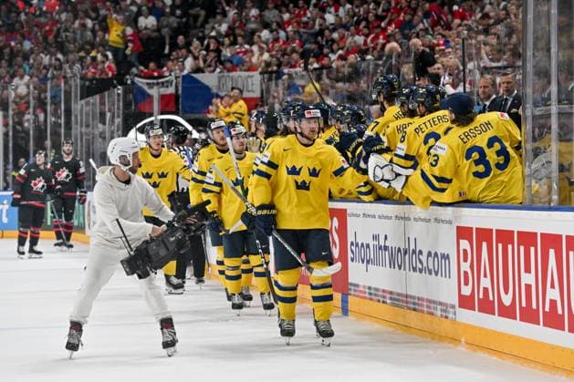PRAGUE, CZECH REPUBLIC - MAY 26: Carl Grundstrom of Sweden celebrate his goal during 2024 IIHF Ice hockey, Eishockey World Championship, WM, Weltmeisterschaft Czechia Third Place Match between Sweden and Canada at Prague Arena on May 26, 2024 in Prague, Czech Republic. Prague Prague Arena Czech Republic Copyright: xJustPictures.ch AndreaxBrancax jp-en-EuSpIm-AB_26052024_AAB_7059