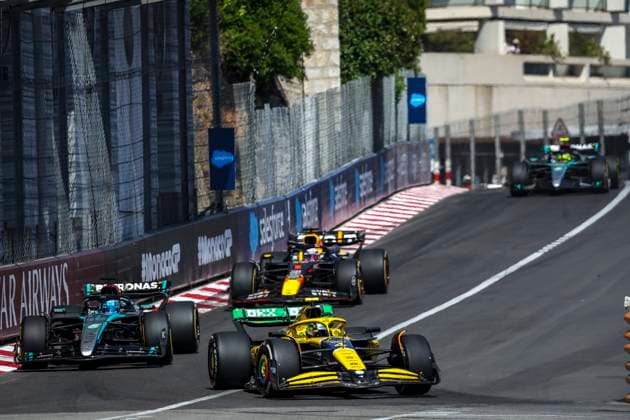 04 NORRIS Lando (gbr), McLaren F1 Team MCL38 and 63 RUSSELL George (gbr), Mercedes AMG F1 Team W15, action during the Formula 1 Grand Prix de Monaco 2024, 8th round of the 2024 Formula One World Championship, WM, Weltmeisterschaft from May 23 to 26, 2024 on the Circuit de Monaco, in Monaco - F1 - MONACO GRAND PRIX 2024 DPPI Panoramic  240526_R08_MONACO_DP_FG005894