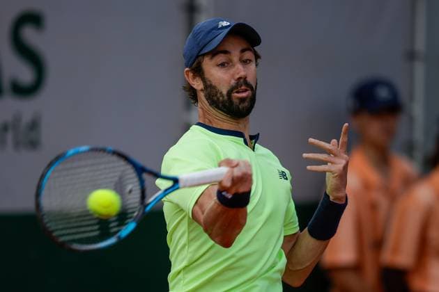 26.05.2024 Tennis, French Open 2024 Roland-Garros, FRA, Paris, Men™s Singles Court 9 - FIRST ROUND Jordan Thompson (AUS) - Maximilian Marterer (GER) Bild: v. li. Jordan Thompson (AUS) spielt eine Vorhand. Copyright: HMBxMedia AntonioxBorga