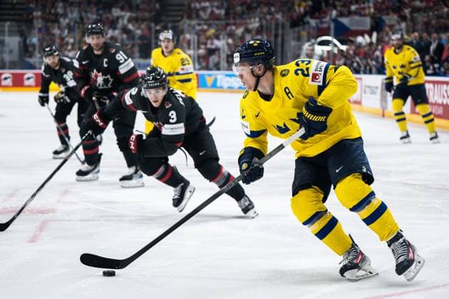 240526 Lucas Raymond of Sweden during the 2024 IIHF Ice hockey, Eishockey World Championship, WM, Weltmeisterschaft bronze medal game between Sweden and Canada on May 26, 2024 in Prague. Photo: Maxim Thore BILDBYRAN kod MT MT0605 ishockey ice hockey ishockey-vm sweden canada 2024 iihf ice hockey world championship bbeng bronsmatch sverige kanada Copyright: MAXIMxTHORE BB240526MT046