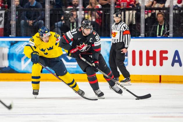 PRAGUE, CZECH REPUBLIC - MAY 26: John Tavares of Canada (R) in action during 2024 IIHF Ice hockey, Eishockey World Championship, WM, Weltmeisterschaft Czechia Third Place Match between Sweden and Canada at Prague Arena on May 26, 2024 in Prague, Czech Republic. Prague Prague Arena Czech Republic Copyright: xJustPictures.ch JarixPestelaccix jp-en-EuSpIm-JP4_JAR_Sweden_Canada_26May_2024099