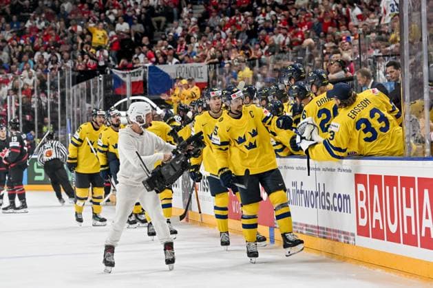 PRAGUE, CZECH REPUBLIC - MAY 26: Erik Karlsson of Sweden celebrate after scoring a goal during 2024 IIHF Ice hockey, Eishockey World Championship, WM, Weltmeisterschaft Czechia Third Place Match between Sweden and Canada at Prague Arena on May 26, 2024 in Prague, Czech Republic. Prague Prague Arena Czech Republic Copyright: xJustPictures.ch AndreaxBrancax jp-en-EuSpIm-AB_26052024_AAB_8082
