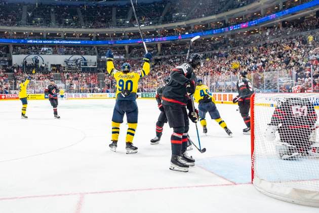 PRAGUE, CZECH REPUBLIC - MAY 26: Sweden squad celebrates Erik Karlsson of Sweden (not showed) goal during 2024 IIHF Ice hockey, Eishockey World Championship, WM, Weltmeisterschaft Czechia Third Place Match between Sweden and Canada at Prague Arena on May 26, 2024 in Prague, Czech Republic. Prague Prague Arena Czech Republic Copyright: xJustPictures.ch JarixPestelaccix jp-en-EuSpIm-JP4_JAR_Sweden_Canada_26May_2024162