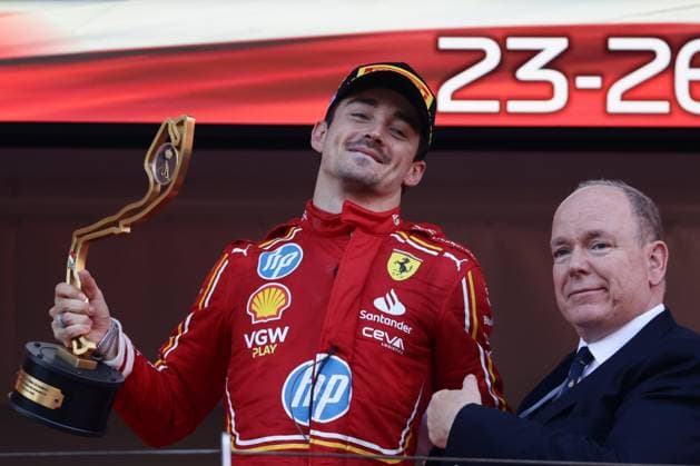 Sport Themen der Woche KW21 Sport Bilder des Tages F1 Grand Prix Of Monaco 2024 Charles Leclerc of Ferrari and Prince Albert of Monaco after Grand Prix of Monaco at Circuit de Monaco in Monaco on May 26, 2023. Monaco Monaco  Copyright: xJakubxPorzyckix originalFilename:porzycki-f1grandp240526_npaOR.jpg