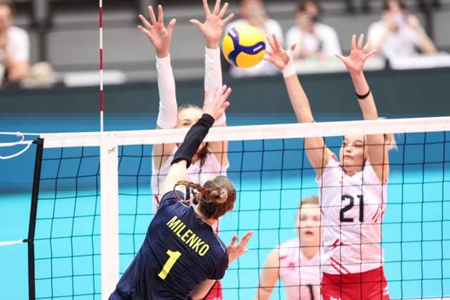 VOLLEYBALL - CEV Golden League, AUT vs UKR SCHWECHAT,AUSTRIA,26.MAY.24 - VOLLEYBALL - CEV European Golden League, ladies, Austria vs Ukraine. Image shows Oleksandra Milenko (UKR), Anamarija Galic and Verena Janka (AUT).  GEPAxpictures xArminxRauthner