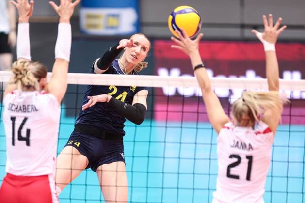 VOLLEYBALL - CEV Golden League, AUT vs UKR SCHWECHAT,AUSTRIA,26.MAY.24 - VOLLEYBALL - CEV European Golden League, ladies, Austria vs Ukraine. Image shows Anastasia Kraiduba (UKR) and Verena Janka (AUT).  GEPAxpictures xArminxRauthner