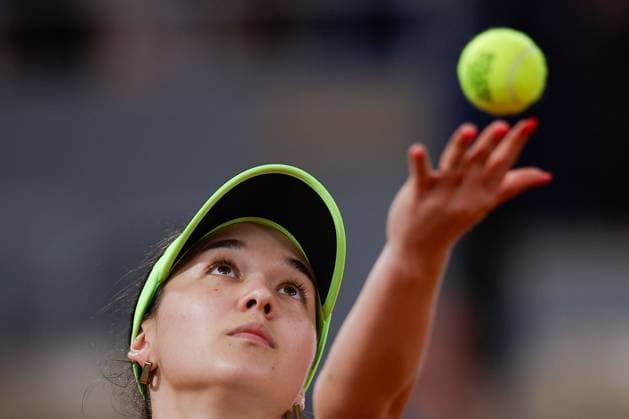 26.05.2024 Tennis, French Open 2024 Roland-Garros, FRA, Paris, Women™s Singles Court Philippe-Chatrier - FIRST ROUND Eva Lys (GER) - Caroline Garcia (FRA) Bild: v. li. Eva Lys (GER) macht einen Aufschlag. Copyright: HMBxMedia AntonioxBorga