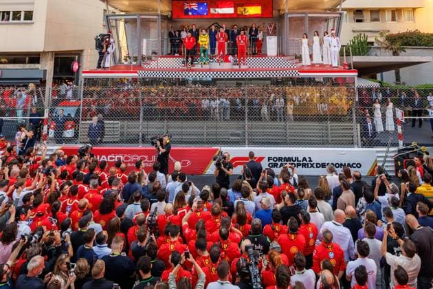 Blick auf das Podium mit Teams und Fans davor, Grosser Preis von Monaco, Motorsport, Formel 1, Saison 2023, 26.05.2024 Grosser Preis von Monaco, Motorsport, Formel 1, Saison 2023, 26.05.2024 Monte Carlo Copyright: xEibner-Pressefoto AlexanderxNeisx EP_ANS