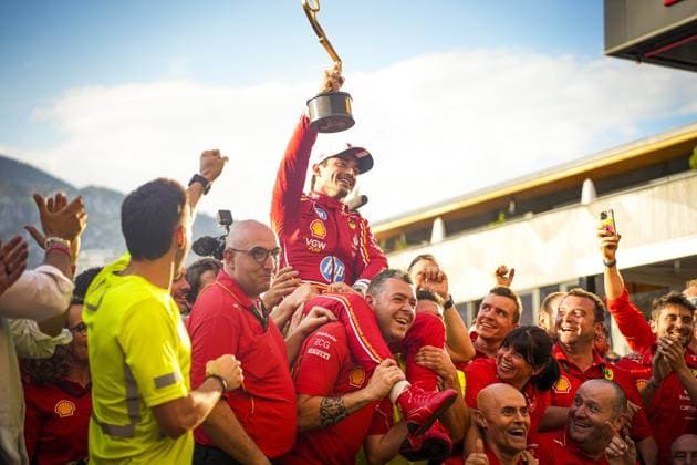 Scuderia Ferrari, team celebration, LECLERC Charles (mco), Scuderia Ferrari SF-24, portrait, victory during the Formula 1 Grand Prix de Monaco 2024, 8th round of the 2024 Formula One World Championship, WM, Weltmeisterschaft from May 23 to 26, 2024 on the Circuit de Monaco, in Monaco - F1 - MONACO GRAND PRIX 2024 DPPI Panoramic 240526_R08_MONACO_DP_DSC00507