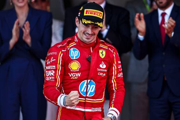 Race Winner Charles Leclerc of Monaco and Ferrari Feiern auf dem Podium, Race, F1 Grand Prix of Monaco, Monaco am 26. May 2024 in Monte Carlo, Monaco. (Foto von Diogo Cardoso DeFodi Images) Race Winner Charles Leclerc of Monaco and Ferrari celebrates on the podium, Race, F1 Grand Prix of Monaco, Monaco on May 26, 2024 in Monte Carlo, Monaco. (Photo by Diogo Cardoso DeFodi Images) Defodi-645_f1mon20240526_0469