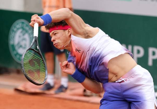 Sport Bilder des Tages ROLAND GARROS 2024 PHOTOPQR LE PARISIEN Olivier Lejeune ; PARIS ; 27 05 2024 ; ROLAND GARROS 2024 OH O LEJEUNE 27052024 COURT 14 BEN SHELTON HUGO GASTON May 27th 2024 Roland Garros french open
