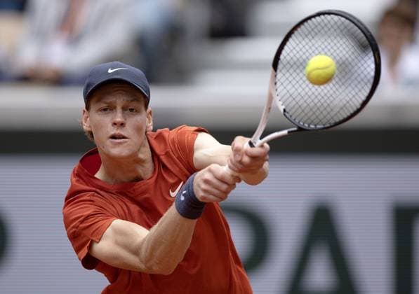 Jannik Sinner of Italy in action French Open Tennis, Day 2, Tennis, Roland Garros, Paris, France - 27 May 2024  Copyright: xEllaxLing Shutterstockx 14506170b