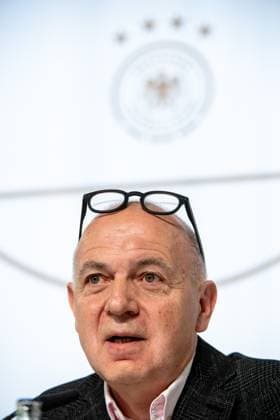 Bernd Neuendorf (DFB Praesident), GER, Pressekonferenz DFB Fussball Herren Nationalmannschaft Deutschland, Trainingslager Blankenhain, UEFA Fussball Europameisterschaft 2024, 27.05.2024 DFB regulations prohibit any use of photographs as image sequences and or quasi-video GER, Pressekonferenz DFB Fussball Herren Nationalmannschaft Deutschland, Trainingslager Blankenhain, UEFA Fussball Europameisterschaft 2024, 27.05.2024 Blankenhain Copyright: xEibner-Pressefoto Memmlerx EP_MMR