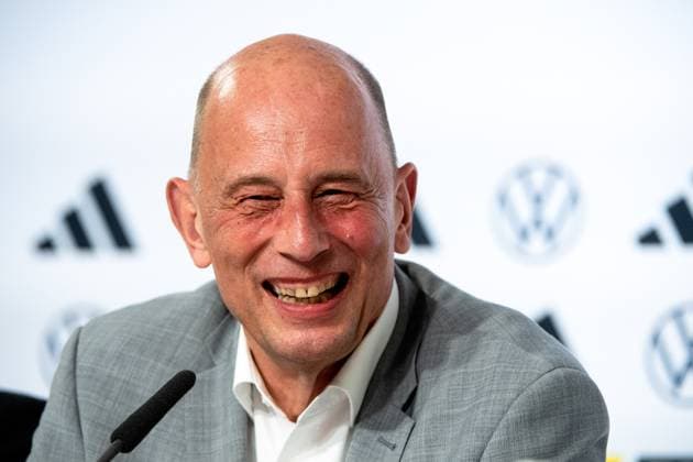 Wolfgang Tiefensee (SPD, Minister für Wirtschaft, Wissenschaft und Digitale Gesellschaft von Thueringen), GER, Pressekonferenz DFB Fussball Herren Nationalmannschaft Deutschland, Trainingslager Blankenhain, UEFA Fussball Europameisterschaft 2024, 27.05.2024 DFB regulations prohibit any use of photographs as image sequences and or quasi-video GER, Pressekonferenz DFB Fussball Herren Nationalmannschaft Deutschland, Trainingslager Blankenhain, UEFA Fussball Europameisterschaft 2024, 27.05.2024 Blankenhain Copyright: xEibner-Pressefoto Memmlerx EP_MMR