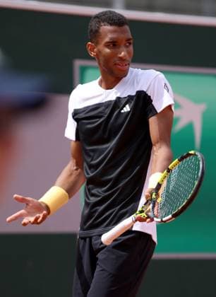 Felix Auger Aliassime of Canada frustrated French Open Tennis, Day 2, Tennis, Roland Garros, Paris, France - 27 May 2024  Copyright: xEllaxLing Shutterstockx 14506170i