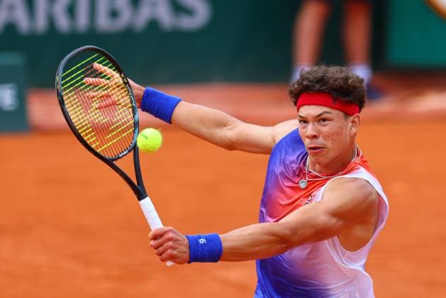 2024.05.27 Paryz Tenis French Open Roland Garros 2024 Ben Shelton - Hugo Gaston N Z Ben Shelton Foto Pawel Andrachiewicz PressFocus 2024.05.27 Paris Tennis French Open Roland Garros 2024 Ben Shelton - Hugo Gaston Ben Shelton Photo Pawel Andrachiewicz PressFocus NEWSPIX.PL --- Newspix.pl POLAND OUT!  20240527_PF_PA091