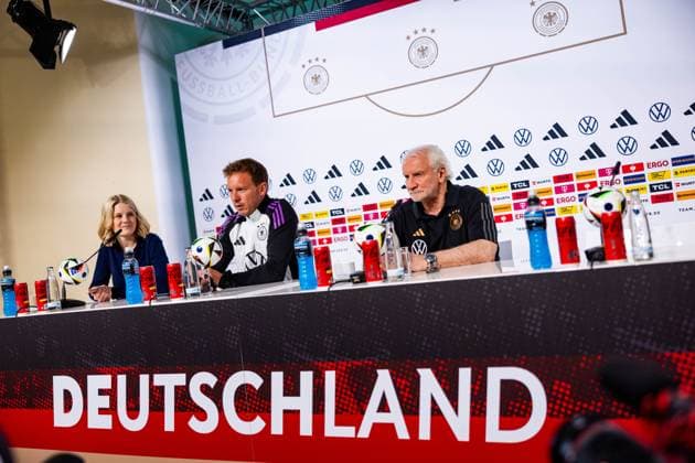 27.05.2024, GER, Fussball, Maenner, Saison 2023 2024, DFB Nationalmannschaft Trainingslager Blankenhain Eröffnungspressekonferenz im Schloss Blankenhain Zur Eröffnungspressekonferenz sind dabei, Julian Nagelsmann (DFB Nationalmannschaft Cheftrainer) und Rudi Voeller 99444 Blankenhain Schloss Blankenhain Thüringen Deutschland