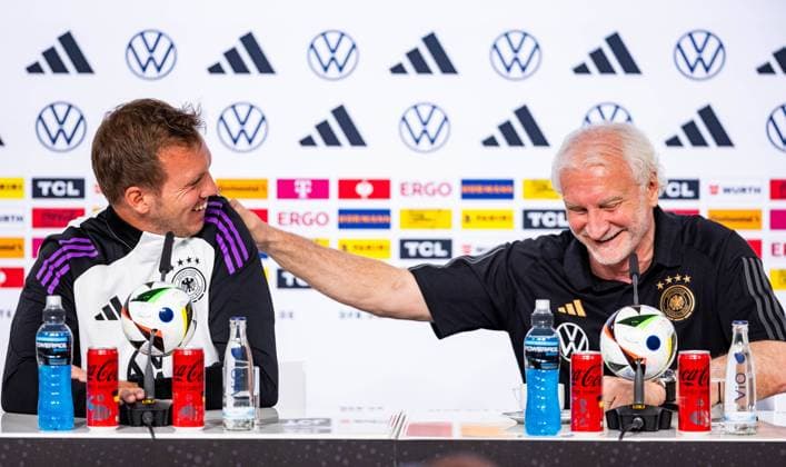 27.05.2024, GER, Fussball, Maenner, Saison 2023 2024, DFB Nationalmannschaft Trainingslager Blankenhain Eröffnungspressekonferenz im Schloss Blankenhain Zur Eröffnungspressekonferenz sind dabei, Julian Nagelsmann (DFB Nationalmannschaft Cheftrainer) und Rudi Voeller 99444 Blankenhain Schloss Blankenhain Thüringen Deutschland
