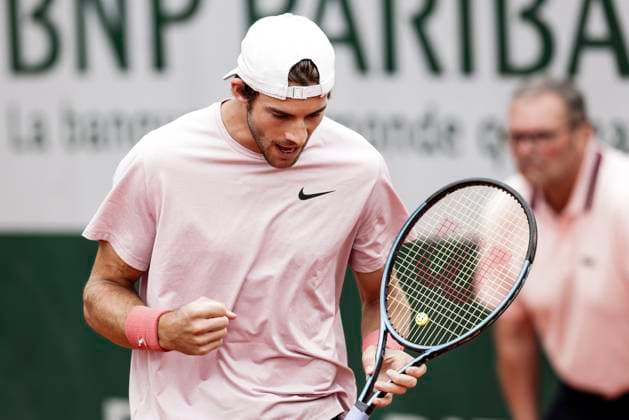 TENNIS - French Open 2024 PARIS,FRANCE,27.MAY.24 - TENNIS - ATP, Tennis Herren World Tour, French Open, Roland Garros, Grand Slam. Image shows the rejoicing of Henri Squire (GER).  GEPAxpictures xPatrickxSteiner