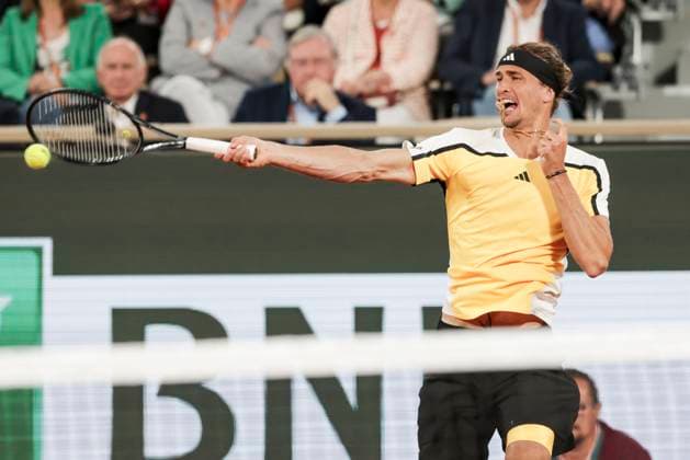 TENNIS - French Open 2024 PARIS,FRANCE,27.MAY.24 - TENNIS - ATP, Tennis Herren World Tour, French Open, Roland Garros, Grand Slam. Image shows Alexander Zverev (GER).  GEPAxpictures xPatrickxSteiner