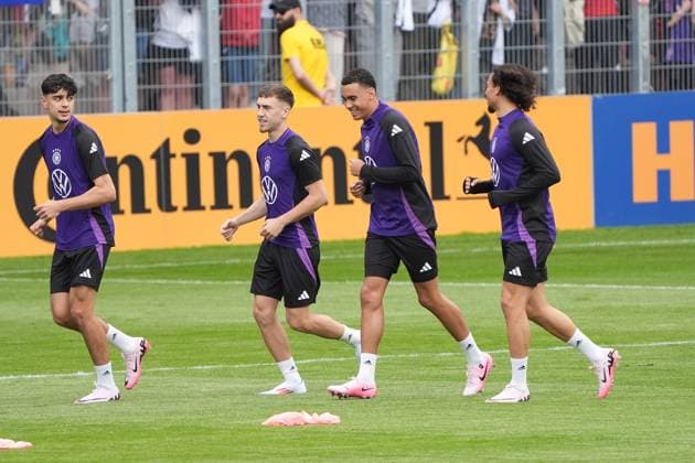 Rocco Reitz, Brajan Gruda, Jamal Musiala und Leroy Sane (Deutschland Germany), - Jena 27.05.2024: Öffentliches Trainingslager der Deutschen Nationalmannschaft zur EM-Vorbereitung, Ernst-Abbe Sportfeld