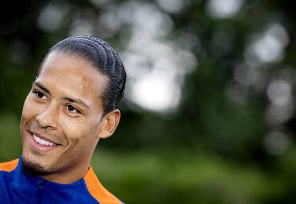 ZEIST - Virgil van Dijk during a media moment prior to a training at the KNVB Campus on May 27, 2024 in Zeist, the Netherlands. The Dutch national team, Nationalteam is preparing for the European Football Championship in Germany. ANP KOEN VAN WEEL UEFA EURO, EM, Europameisterschaft,Fussball 2024 Germany 2024 xVIxANPxSportx xxANPxIVx 499743809 originalFilename: 499743809.jpg