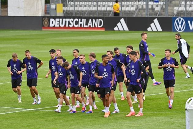 Teamfoto,Team,Mannschaft,Mannschaftsfoto Oeffentliches Training in Jena , Erst Abbe Sportfeld. Deutsche Fussball Nationalmannschaft,Fussball Trainingslager in Blankenhain Thueringen am 27.05.2024,