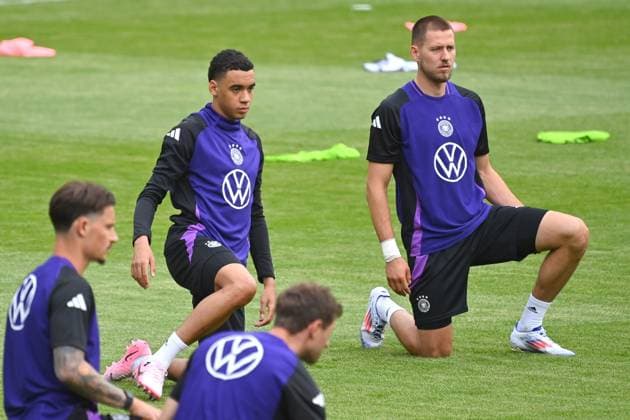 v.li:Jamal MUSIALA , Waldemar ANTON. Oeffentliches Training in Jena , Erst Abbe Sportfeld. Deutsche Fussball Nationalmannschaft,Fussball Trainingslager in Blankenhain Thueringen am 27.05.2024,
