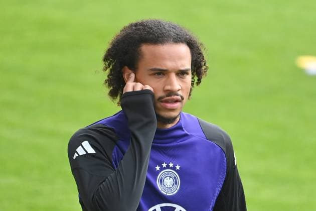 Leroy SANE , Aktion,Einzelbild,angeschnittenes Einzelmotiv,Portraet,Portrait,Porträt. Oeffentliches Training in Jena , Erst Abbe Sportfeld. Deutsche Fussball Nationalmannschaft,Fussball Trainingslager in Blankenhain Thueringen am 27.05.2024,