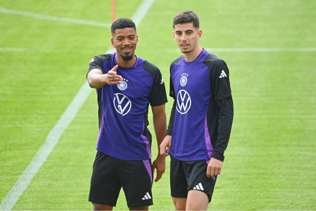 v.li:Benjamin HENRICHS, Kai HAVERTZ. Oeffentliches Training in Jena , Erst Abbe Sportfeld. Deutsche Fussball Nationalmannschaft,Fussball Trainingslager in Blankenhain Thueringen am 27.05.2024,
