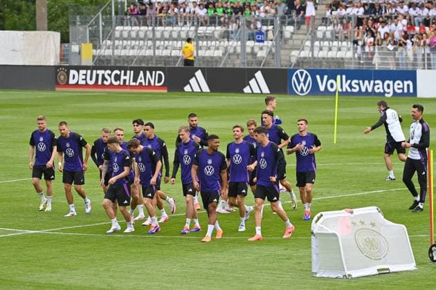 Teamfoto,Team,Mannschaft,Mannschaftsfoto Oeffentliches Training in Jena , Erst Abbe Sportfeld. Deutsche Fussball Nationalmannschaft,Fussball Trainingslager in Blankenhain Thueringen am 27.05.2024,
